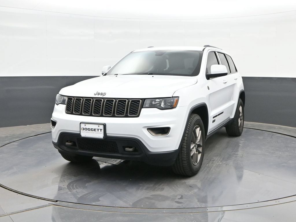 Used 2016 Jeep Grand Cherokee Laredo 75th Anniversary AWD/4WD image 23