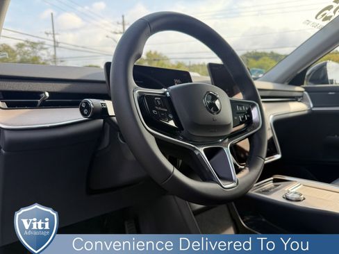 Used 2025 Volvo EX90 Ultra image 17