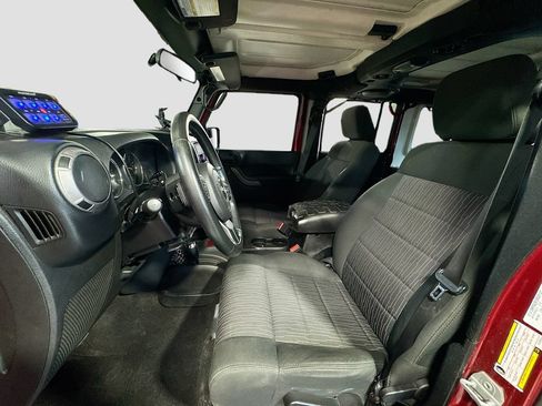 Used 2012 Jeep Wrangler Unlimited Sport AWD/4WD image 11