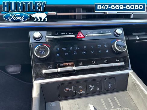 Used 2025 Hyundai Santa Fe Limited AWD/4WD image 25