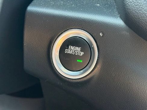 Used 2024 GMC Terrain SLE w/ Driver Convenience Package FWD image 15