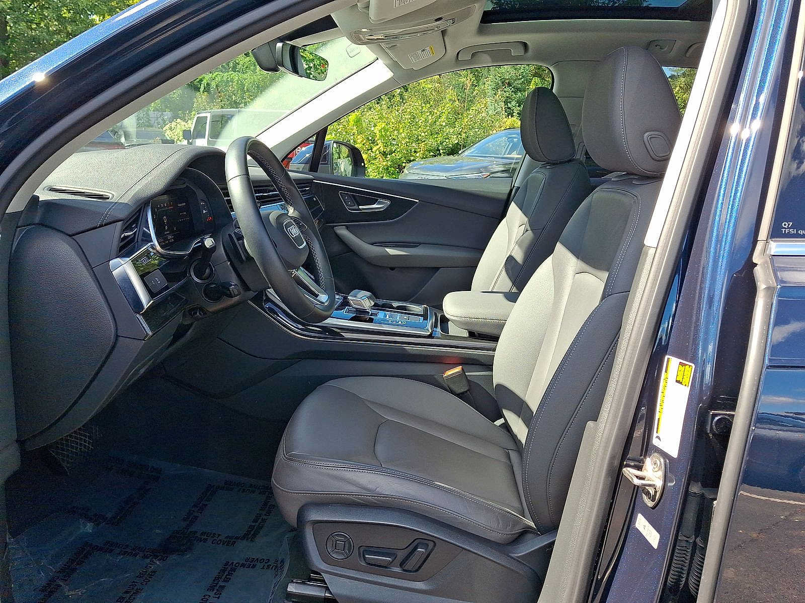 Used 2025 Audi Q7 2.0T Premium w/ Convenience Package AWD/4WD image 17