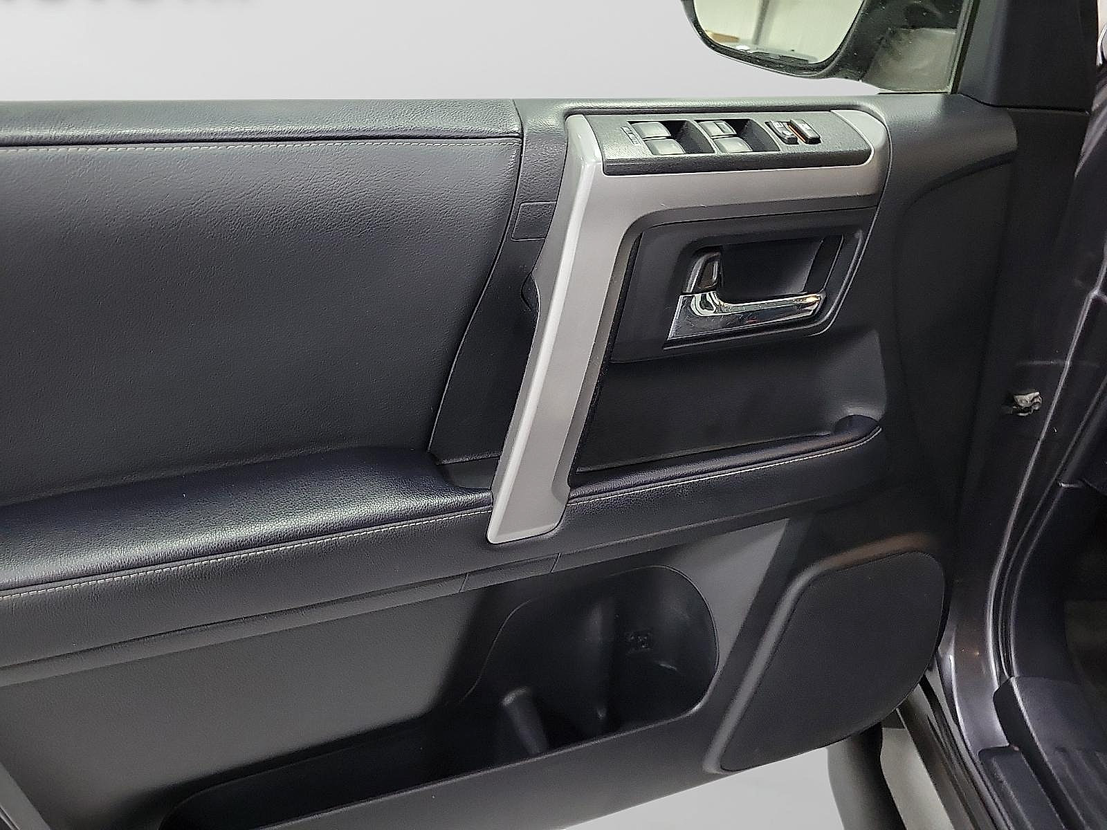 Used 2022 Toyota 4Runner SR5 Premium w/ Moonroof Package AWD/4WD image 7