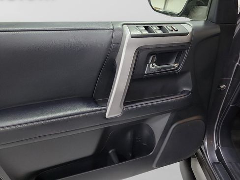 Used 2022 Toyota 4Runner SR5 Premium w/ Moonroof Package AWD/4WD image 7