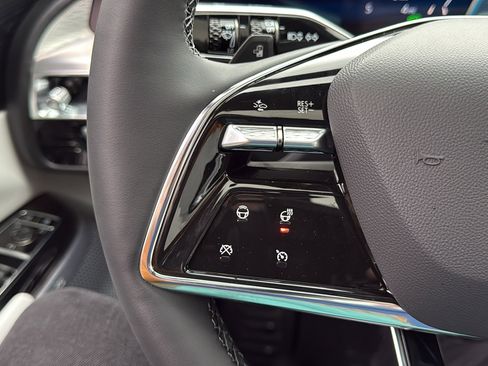 New 2026 Cadillac Lyriq Premium Luxury image 15