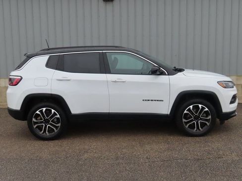 Used 2022 Jeep Compass Limited image 3