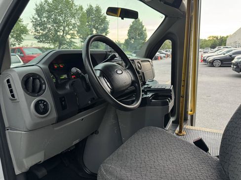 Used 2012 Ford E-350 and Econoline 350 Super Duty w/ Shuttle Bus Prep Pkg RWD image 20