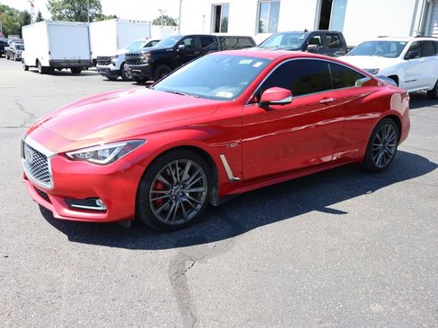 Used 2017 INFINITI Q60 Red Sport 400 AWD/4WD image 2