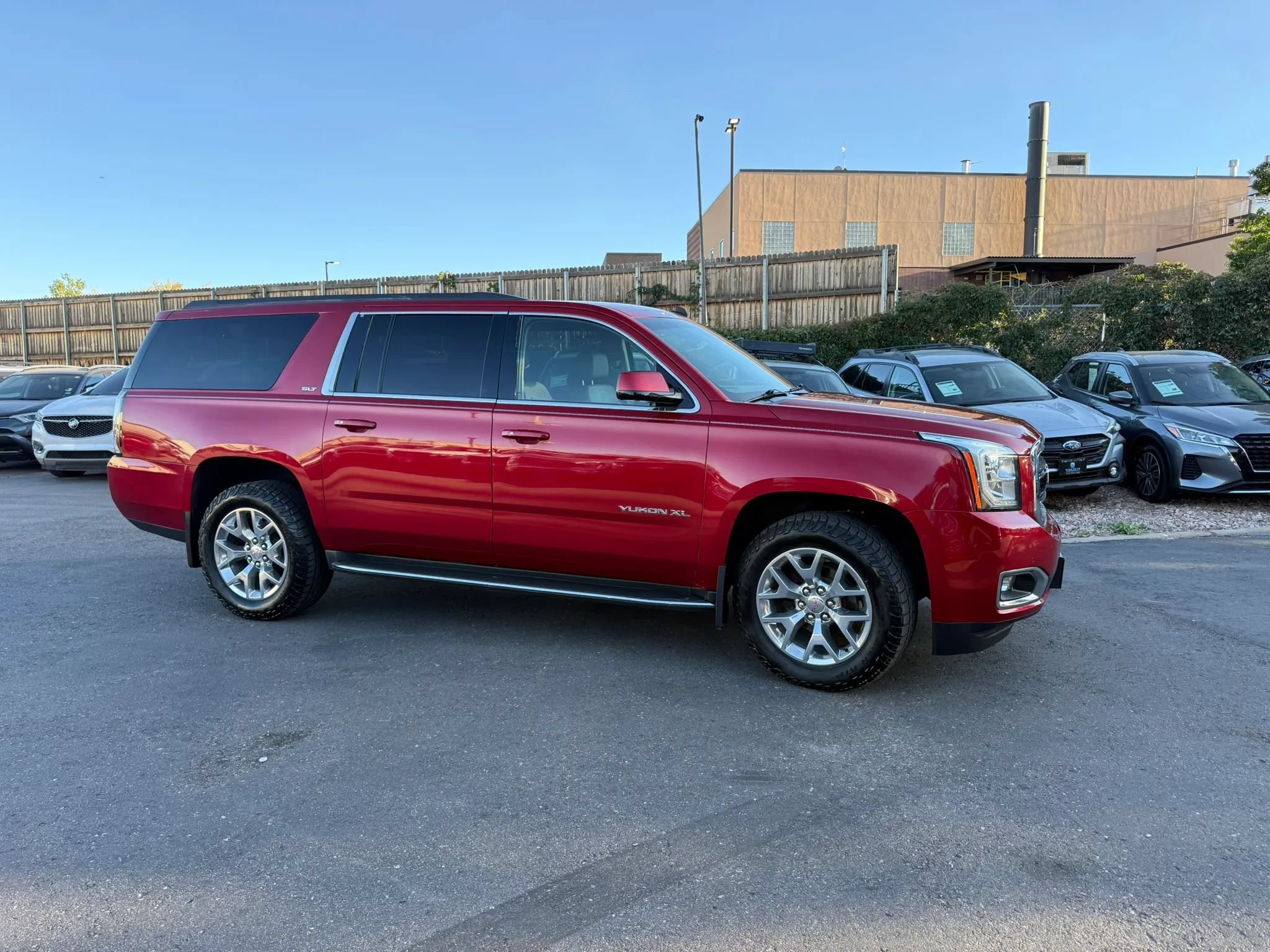 Used 2015 GMC Yukon XL SLT w/ HD Trailering Package AWD/4WD image 8
