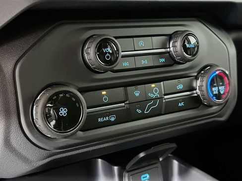 New 2025 Ford Bronco 4-Door image 17