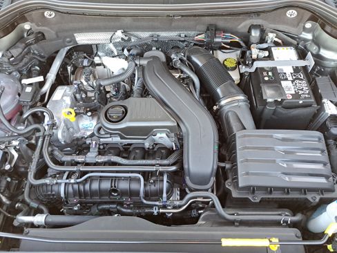 New 2026 Volkswagen Taos S image 15