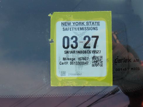 Used 2011 Nissan Pathfinder S AWD/4WD image 34