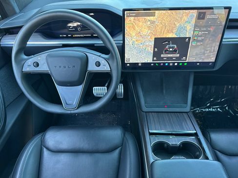 Used 2024 Tesla Model X AWD/4WD image 15
