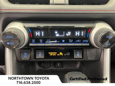 Used 2022 Toyota RAV4 SE image 16