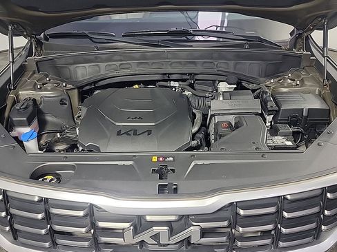 Used 2024 Kia Telluride SX w/ Towing Package FWD image 13