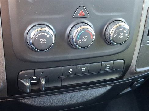 Used 2018 RAM 2500 Tradesman w/ Chrome Appearance Group image 15