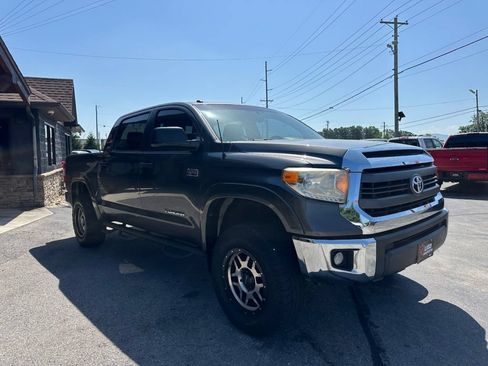 Used 2015 Toyota Tundra SR5 w/ SR5 Upgrade Package AWD/4WD image 9