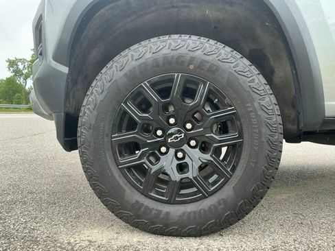 Used 2023 Chevrolet Colorado Trail Boss w/ Technology Package AWD/4WD image 14
