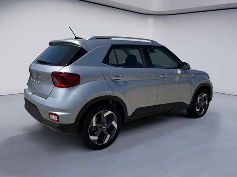 New 2026 Hyundai Venue SEL FWD image 5