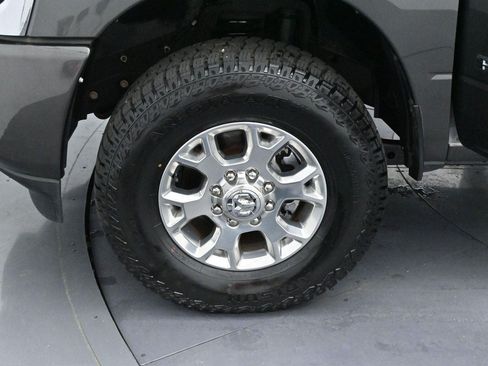 Used 2024 RAM 2500 Laramie AWD/4WD image 35