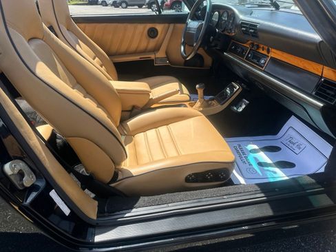 Used 1990 Porsche 911 Carrera RWD image 26