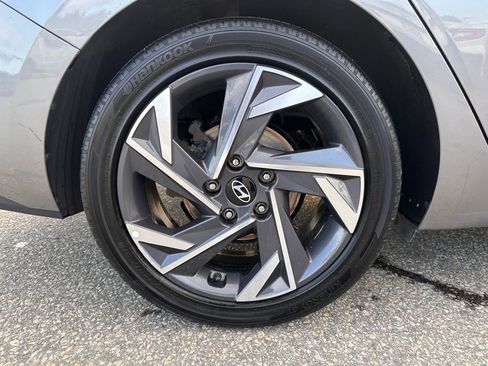 Used 2021 Hyundai Elantra SEL w/ Convenience Package image 12