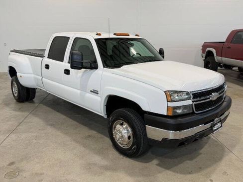 Used 2007 Chevrolet Silverado 3500 LT w/ Heavy-Duty Power Package AWD/4WD image 6