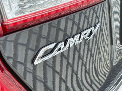 Used 2014 Toyota Camry SE FWD image 21