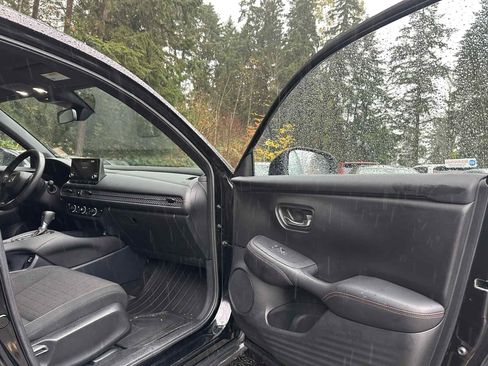 Used 2023 Honda HR-V Sport image 11