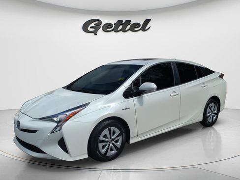 Certified 2018 Toyota Prius Three w/ Advanced Technology Package image 1