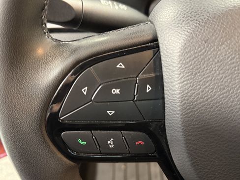 Used 2021 Jeep Cherokee Latitude Plus FWD image 17