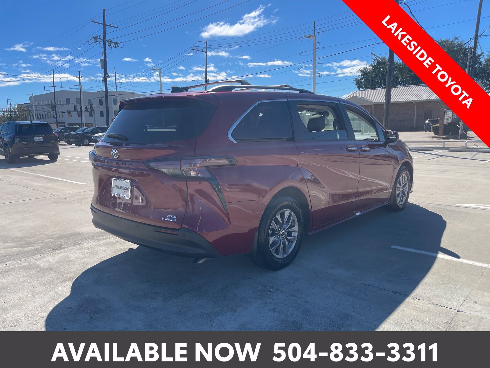 Used 2023 Toyota Sienna XLE FWD image 5