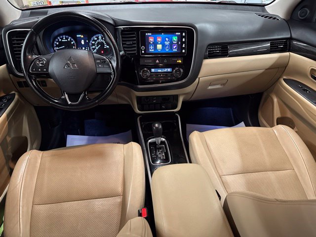 Used 2018 Mitsubishi Outlander SEL AWD/4WD image 22