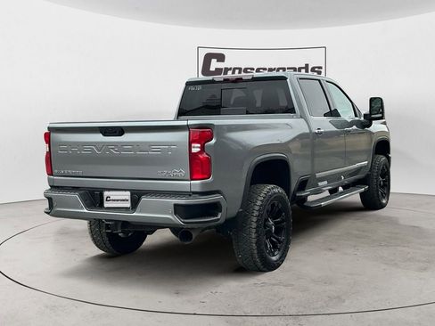Used 2024 Chevrolet Silverado 2500 High Country w/ Technology Package image 5