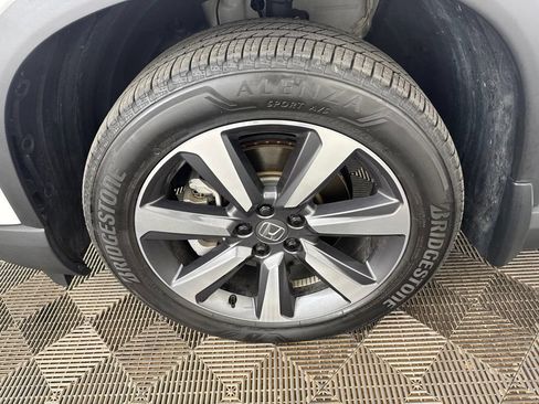 Used 2025 Honda Pilot Elite image 34
