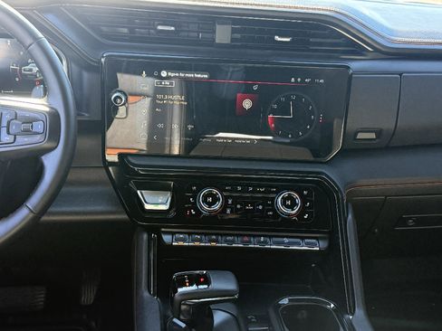 Used 2026 GMC Sierra 1500 AT4 w/ Technology Package AWD/4WD image 20