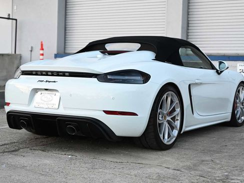 Used 2020 Porsche 718 Boxster Spyder image 9