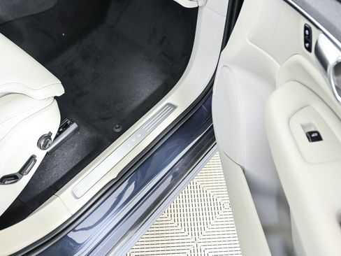 New 2026 Volvo XC90 T8 Ultra w/ Protection Package Premier AWD/4WD image 25