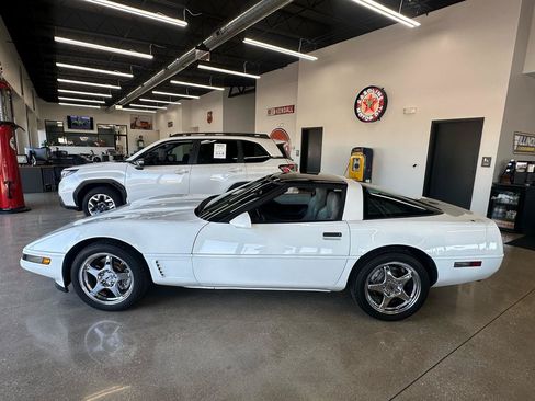 Used 1995 Chevrolet Corvette Coupe RWD image 4
