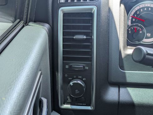 Used 2019 RAM 1500 Big Horn RWD image 13