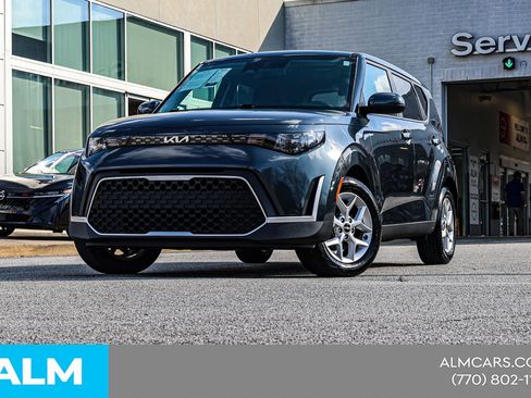 Used 2025 Kia Soul LX w/ LX Technology Package image 3