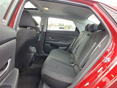 Certified 2024 Hyundai Elantra SEL w/ Convenience Package image 10