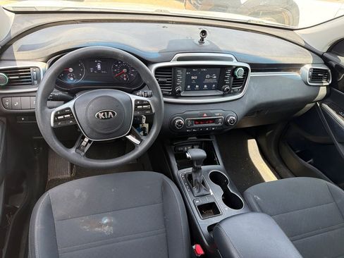 Used 2019 Kia Sorento FWD V6 image 17