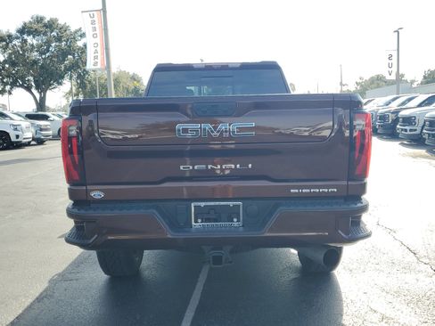 Used 2024 GMC Sierra 2500 Denali Ultimate image 8