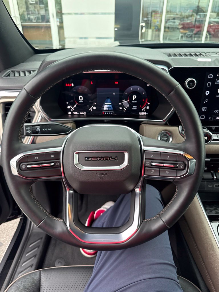 Used 2024 GMC Canyon Denali AWD/4WD image 4