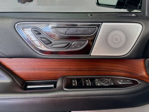 Used 2021 Lincoln Navigator Reserve w/ Luxury Package AWD/4WD image 19