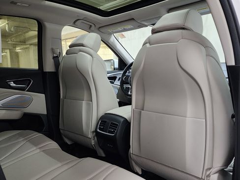 Used 2025 Acura RDX SH-AWD w/ Technology Package image 19