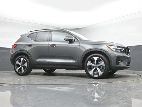 New 2026 Volvo XC40 B5 Plus w/ Climate Package AWD/4WD image 36