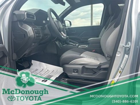 Certified 2025 Toyota Tacoma PreRunner image 10