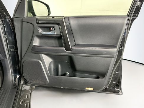 Used 2024 Toyota 4Runner TRD Off-Road Premium image 31